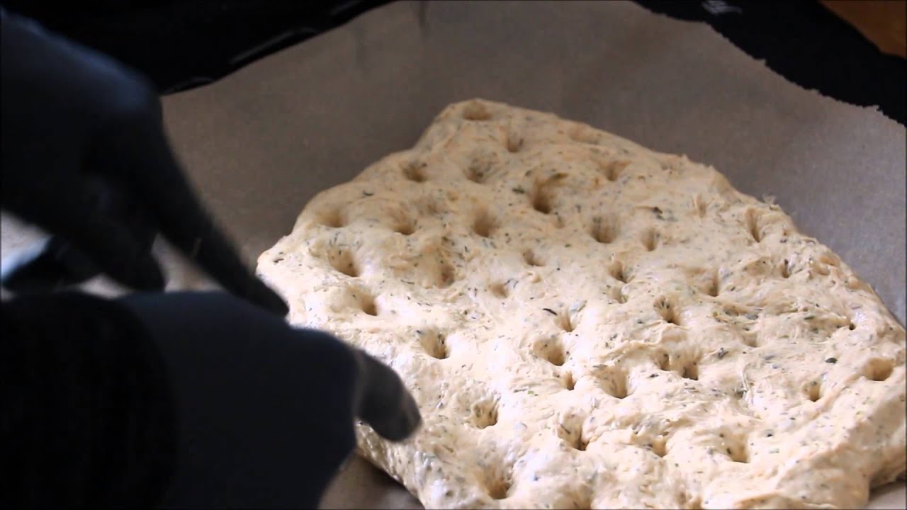 Kräuter Fladenbrot &amp;quot;Gekräutertes Schwalbenfocaccia&amp;quot; - YouTube