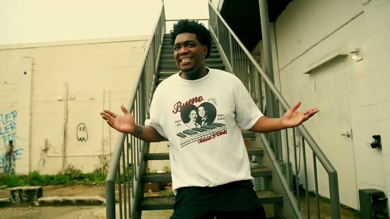 70th StreetCarlos - Bellanoche (Official Video)