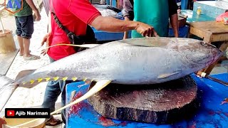 Spekatakuler ... Skill Menakjubkan Om Lubis Potong Ikan Tuna Besar Pesanan Catering