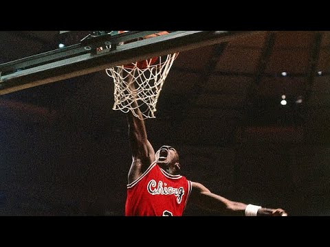 MICHAEL JORDAN Rock the Cradle Dunk!! 11-8-84 Bulls @ Knicks - YouTube