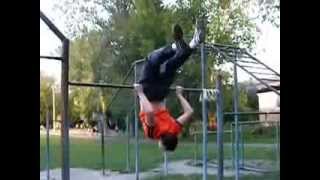 30 elementary elements on a horizontal bar