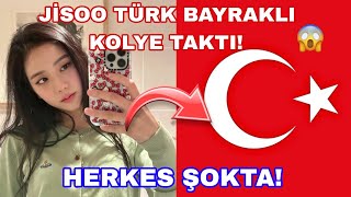 Jisoo Türk Bayraklı Kolye Taktı