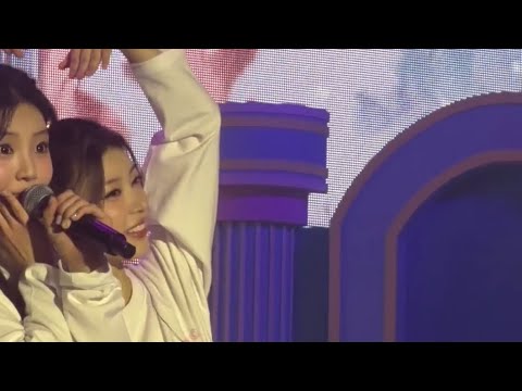 251108 ILLIT GLITTER DAY 1 ENCORE Almond Chocolate MOKA FOCUS 세로 직캠 FanCam