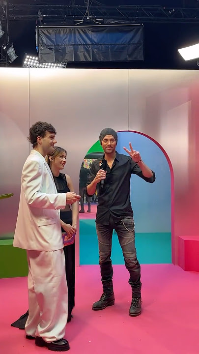 🤩 Enrique Iglesias at the LOS40 Music Awards tonight in Barcelona, Spain! 🇪🇸