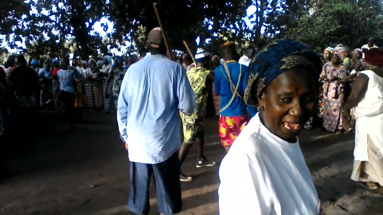 Thionck Essyl Niaganane Bouteume                     Gaboméne oumanthia Bouteume