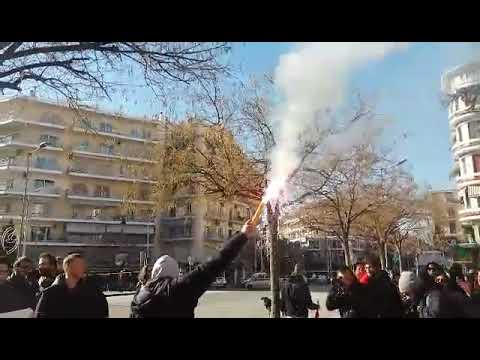 Με πυρσούς στο ΥΜΑΘ οι εκπαιδευτικοί - THESSTODAY.GR