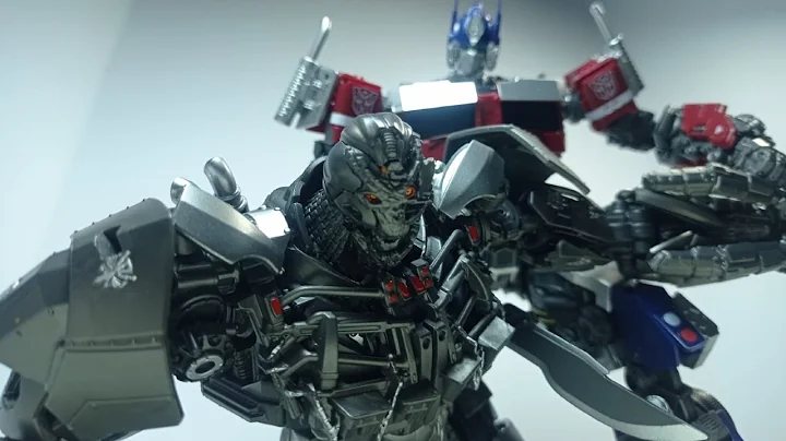 Optimus Prime VS Scourge Stop Motion