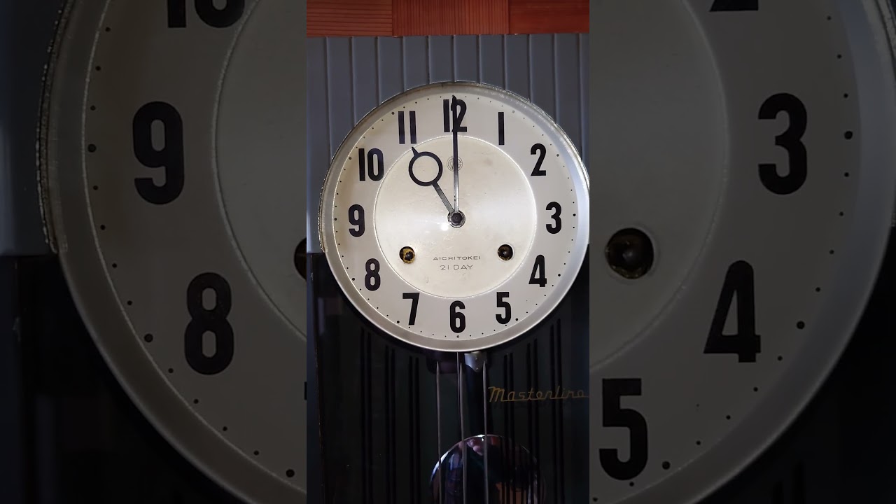 愛知時計Masterline 21日巻きゼンマイ振り子掛時計 時報音調整後 - YouTube