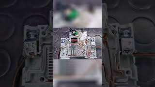 Circuit breaker in slow motion