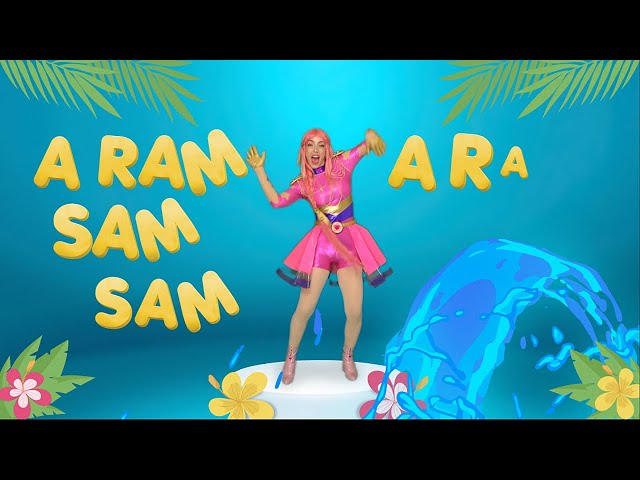 Luli Pampín - ARAM SAM SAM 🧳🧴🌊  2021 class=