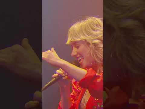 Lucy Woodward & The Rocketeers - Tryin' Times (Official Music Video)