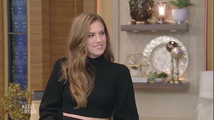 Allison Williams Isnt Taking Down Her Christmas De...
