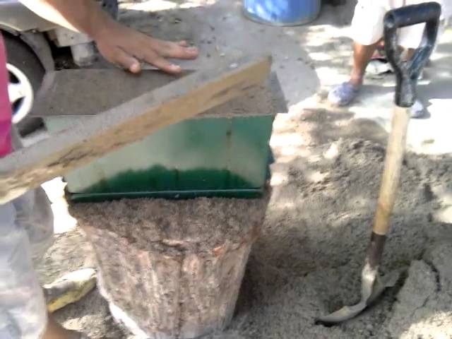 Como hacer bloques de cemento - YouTube