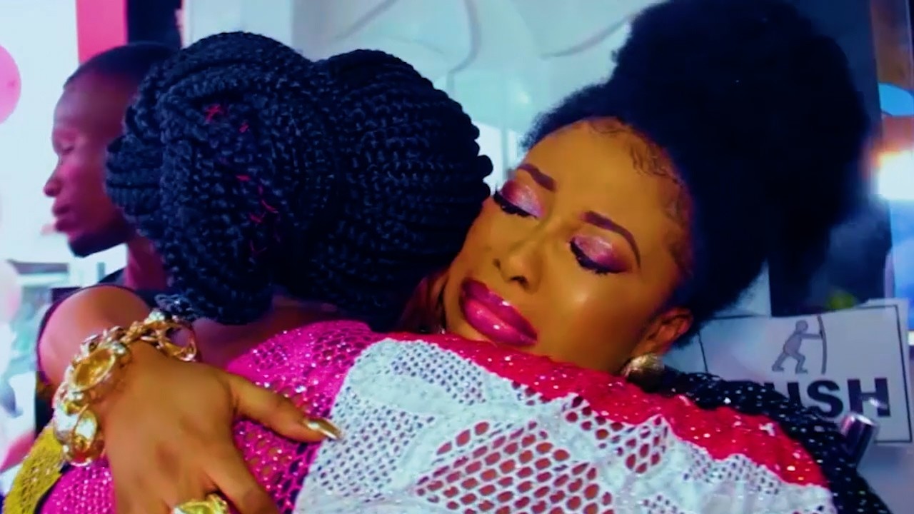 HOW LIZZY ANJORIN GETS EMOTIONAL SEEING MASSIVE LOVE & SUPPORT