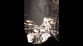 Mike Portnoy drum solo at The Winery Dogs show @ Zepp Namba