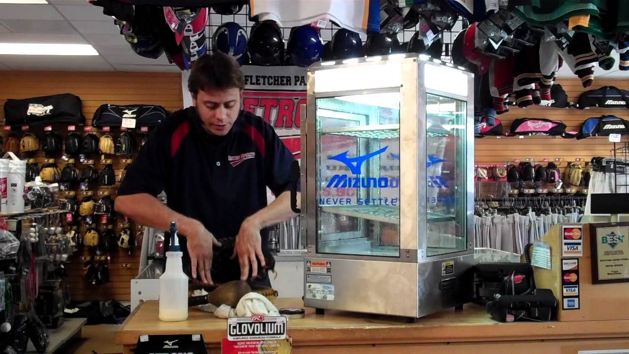 Break in your glove with the Mizuno Glove Steamer by Retro Sports YouTube