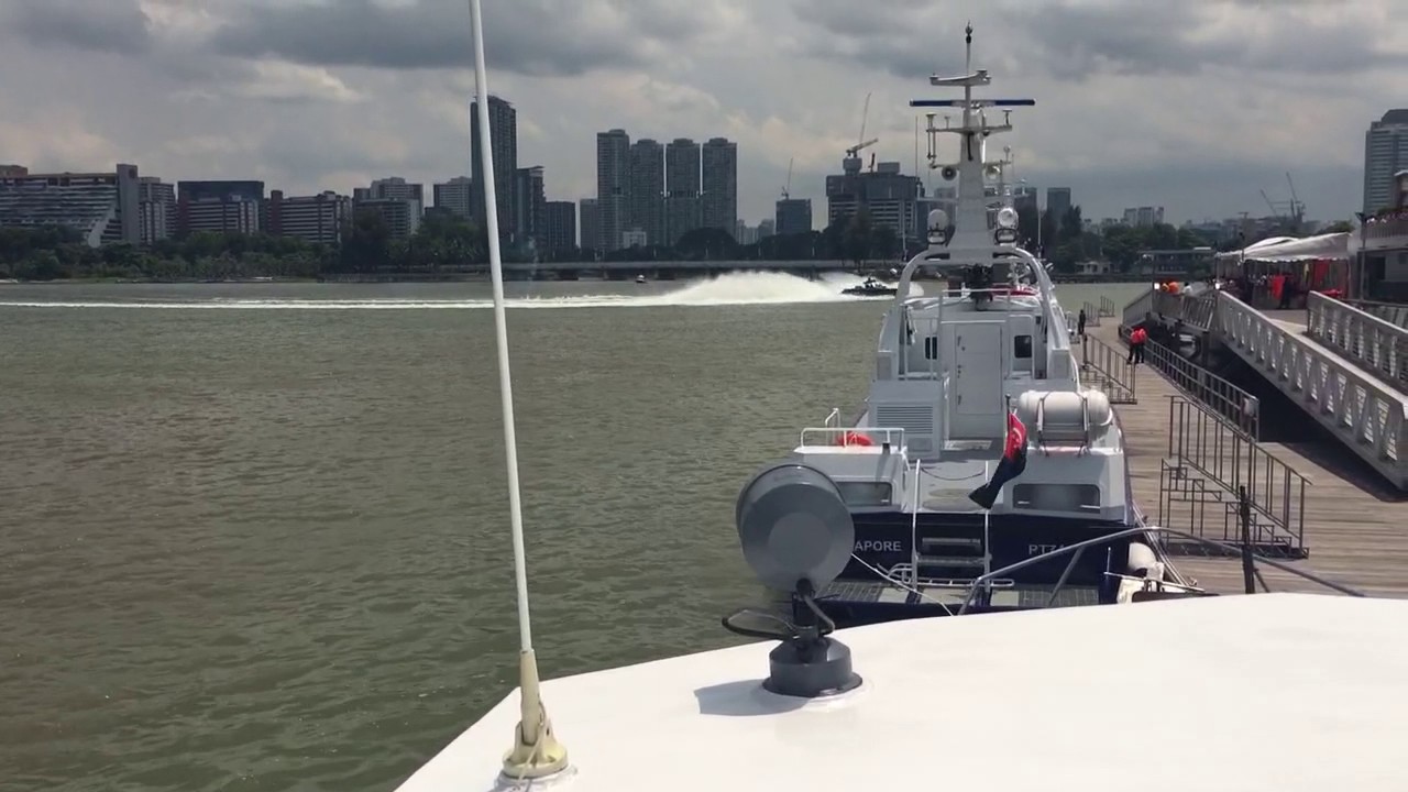 Singapore Coast Guard fast craft demo - YouTube