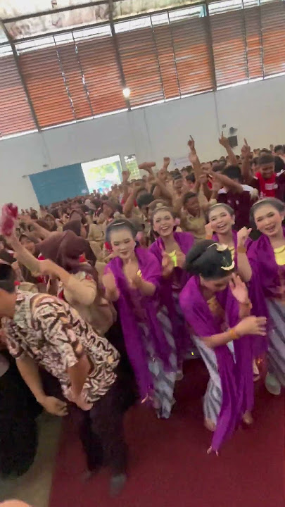 JOGED ambyar ala bocah SMA #ambyar #ambyarr #ngamen