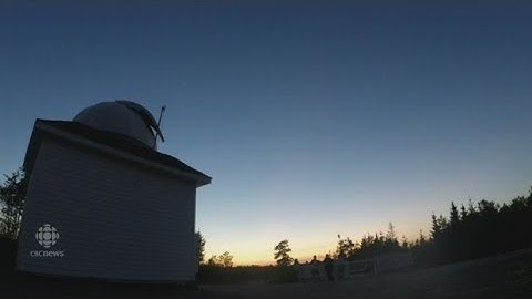 Legally blind man shares passion for stars with family-made observatory