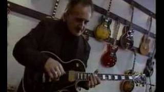 Jan Akkerman about the Gibson L5 and the Gibson Les Paul [with subtitles] chords