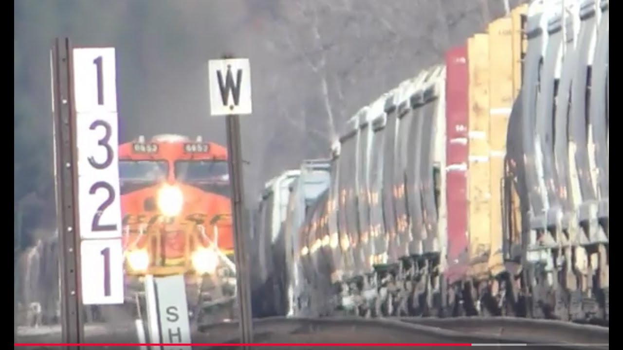 Oil Train Meets a Grain Train and a Manifest with a Big Power Move 4K