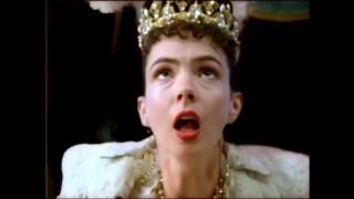 Gulliver's Travels (1996) tiny queen