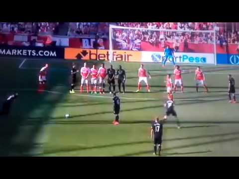 Coutinho free kick-Arsenal vs Liverpool 1-1