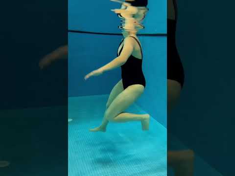 Denizde havuzda su üstünde nasıl durulur? Su üstünde durma teknikleri.  #buraklayüzüyorum