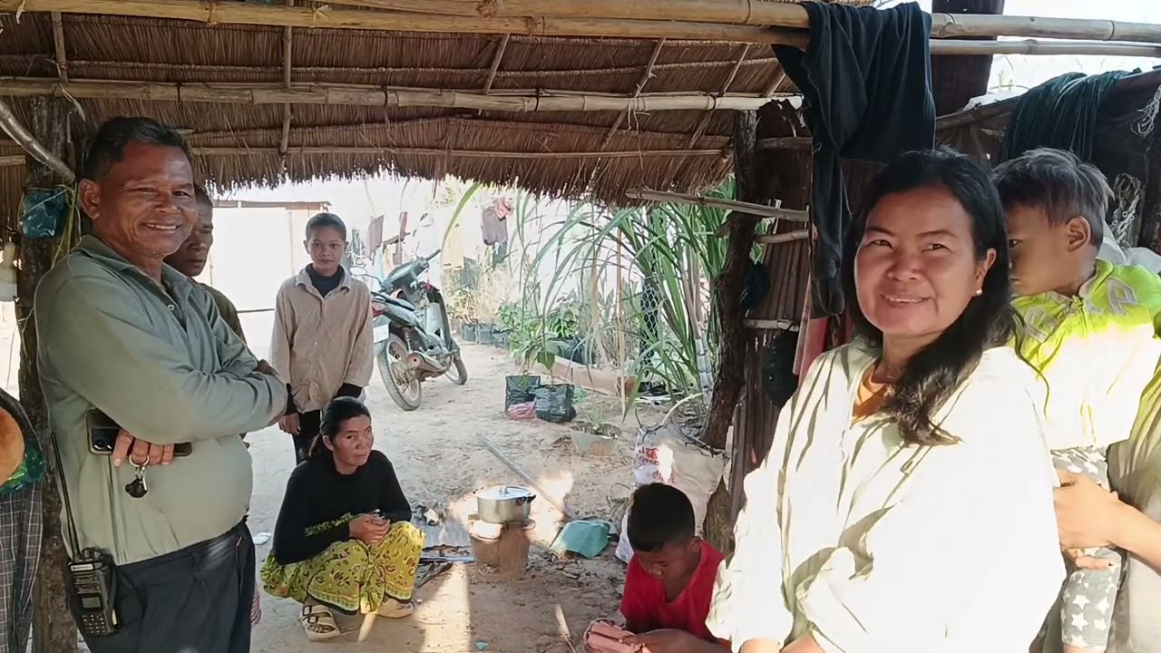 ចាក់សាបជុំវិញអណ្ដូងទឹកជំនួយបងស្រីសុខុមរស់នៅប្រទេសកាណាដា