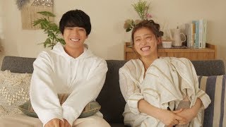 新田真剣佑＆吉川愛、結婚直前のかわいいラブラブカップルに！　『マイナビウエディング』新CM「頭の中で何度も式を」篇＆インタビュー