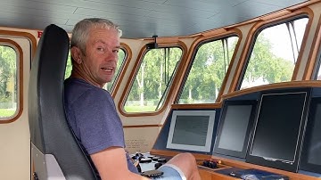 #98 Mafkees slingert en vaart midden op Amsterdam Rijnkanaal en we spotten de Koninklijke zeilboot 