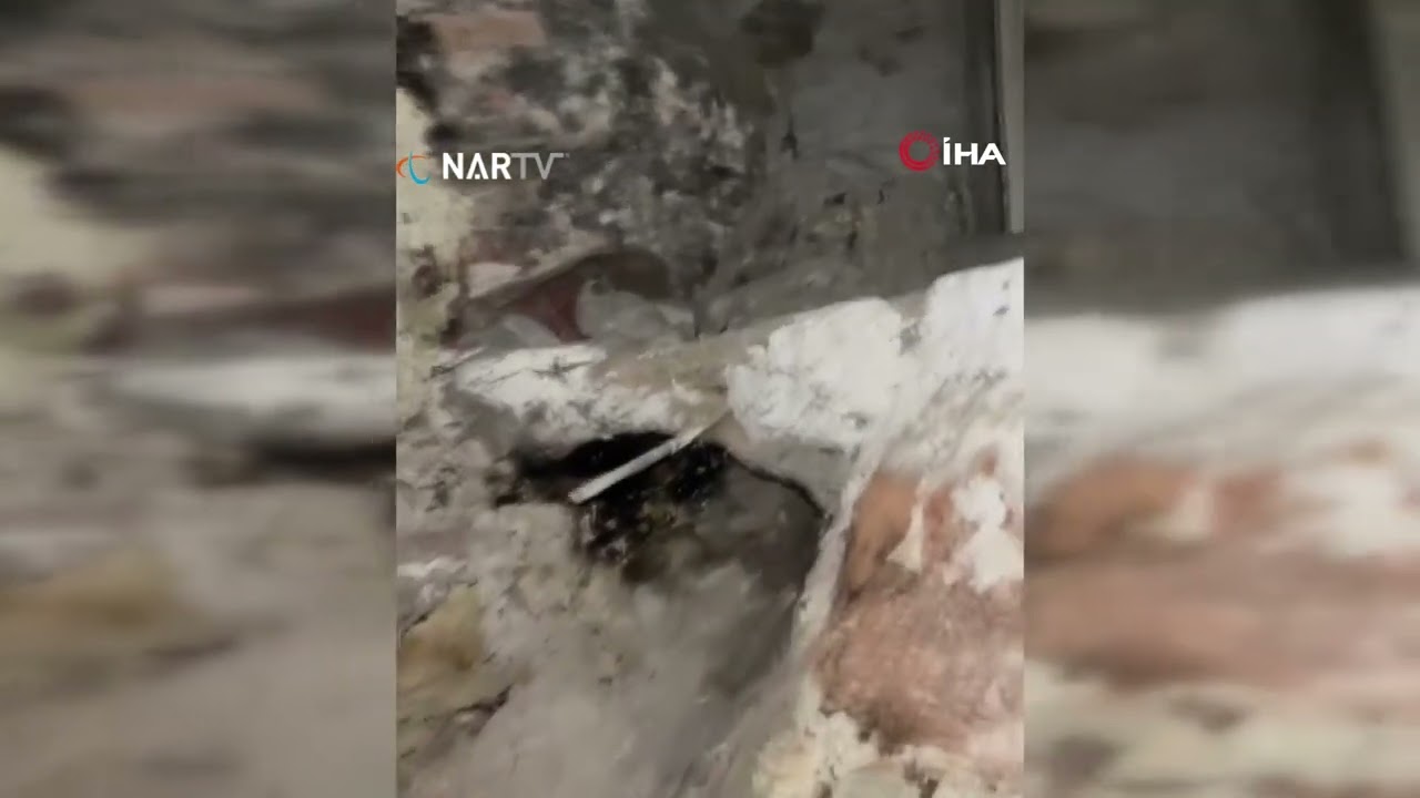 Defineciler 300 yıllık tarihi hamamı talan etti.