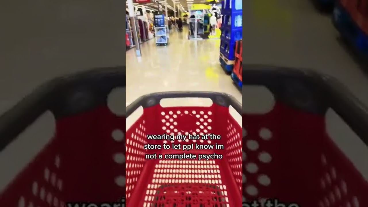 Starbucks Barista importación $ 99 caseína en video virulento |  Lo que está de moda en segundos |  #Pantalones cortos