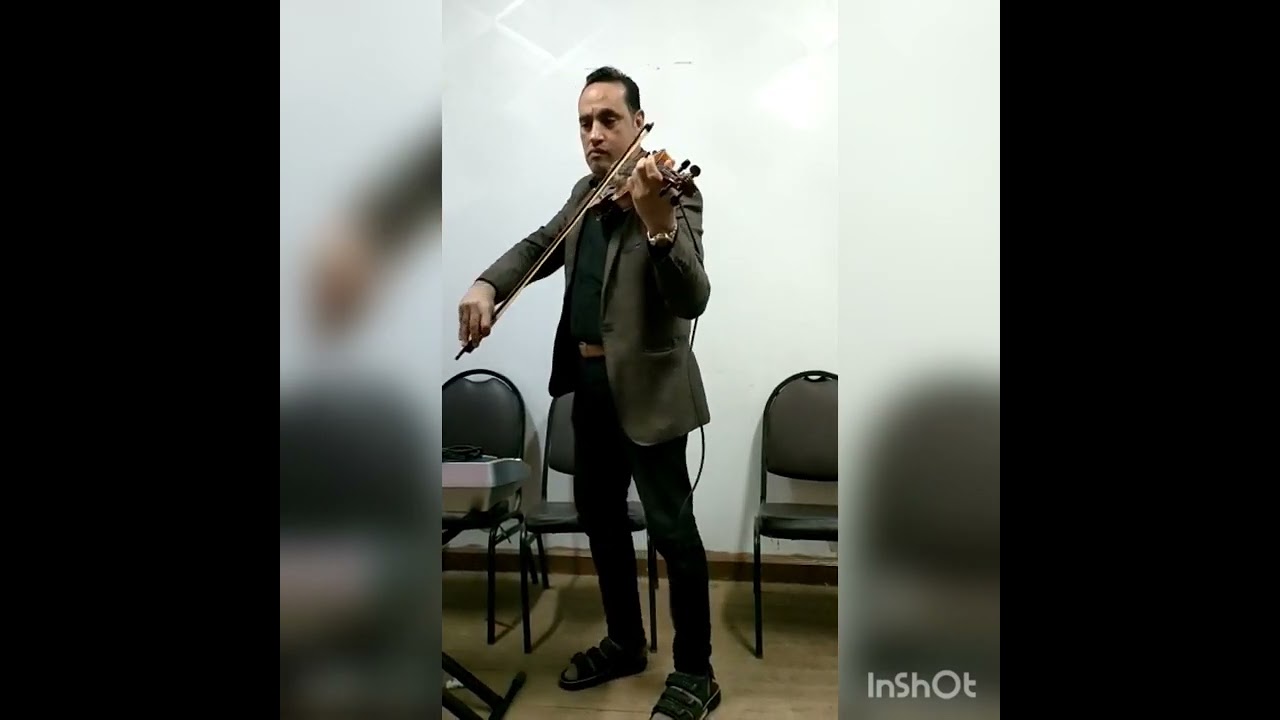 اكاديمية بكار احزان  الكمان تعليم الموسيقى الموسيقى أونلاين -  Learning Music online 01025071400