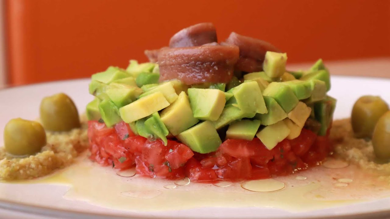 TARTAR DE TOMATE Y AGUACATE