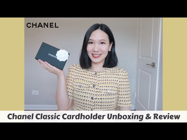 Unboxing + What Fits  Chanel 21A Flap Card Holder With Chain from Métiers  d'Art Collection 