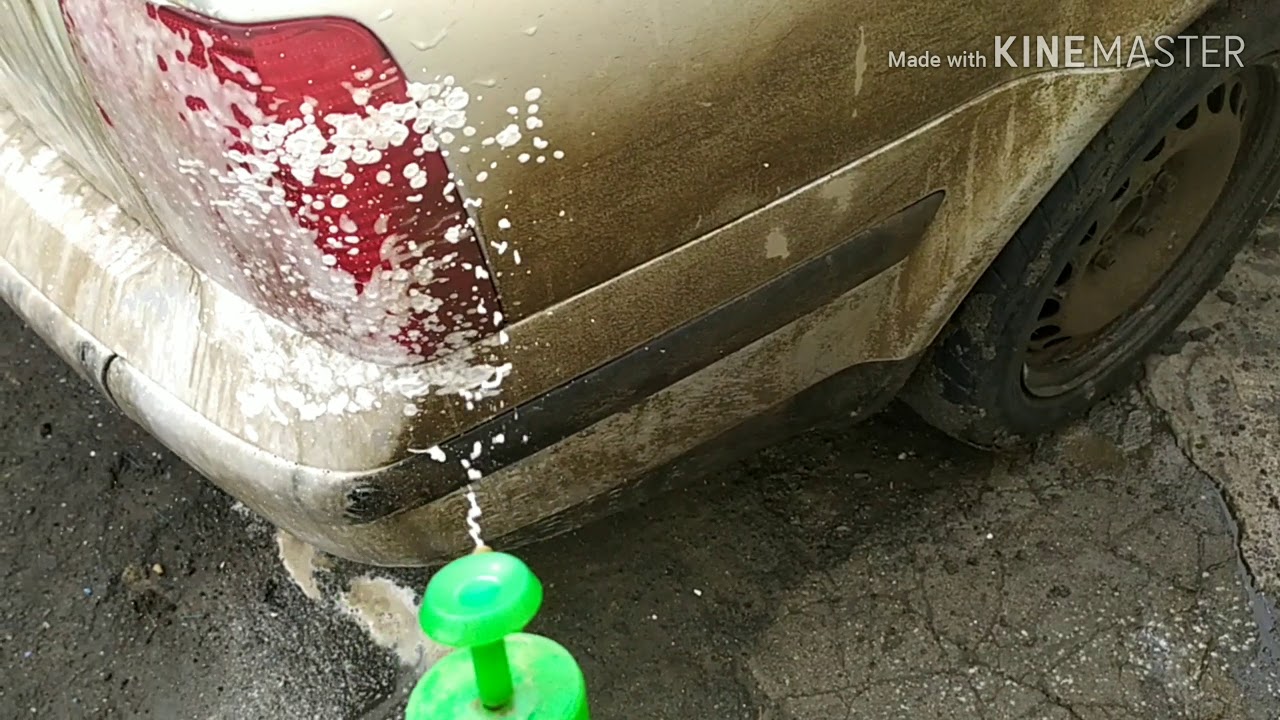 Мойка черного авто