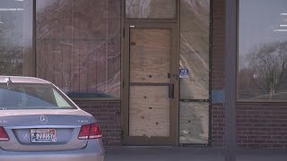 Thieves Smash Car Into Robbinsdale Shop