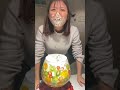 嫁がパフェ食べたいって言うから何でも頼めって言ったら見たことないサイズのパフェきた…
