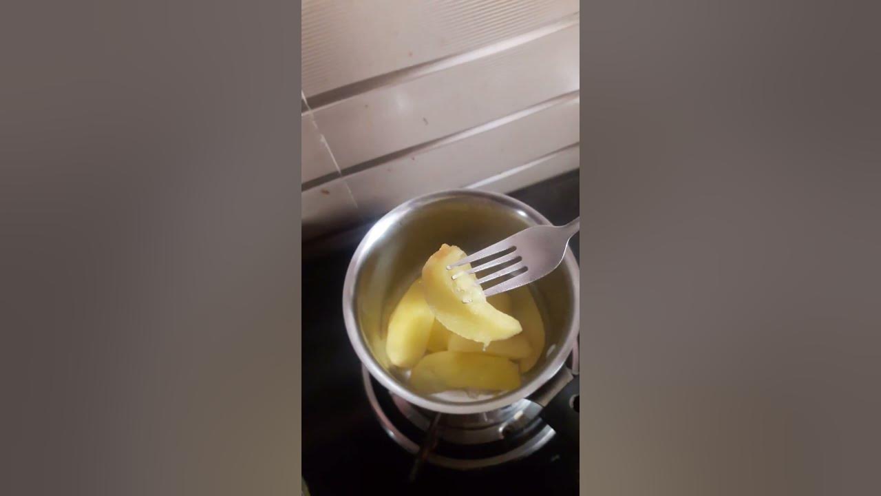 best-food-for-6-month-baby-boiled-apple-for-baby-abishappiness