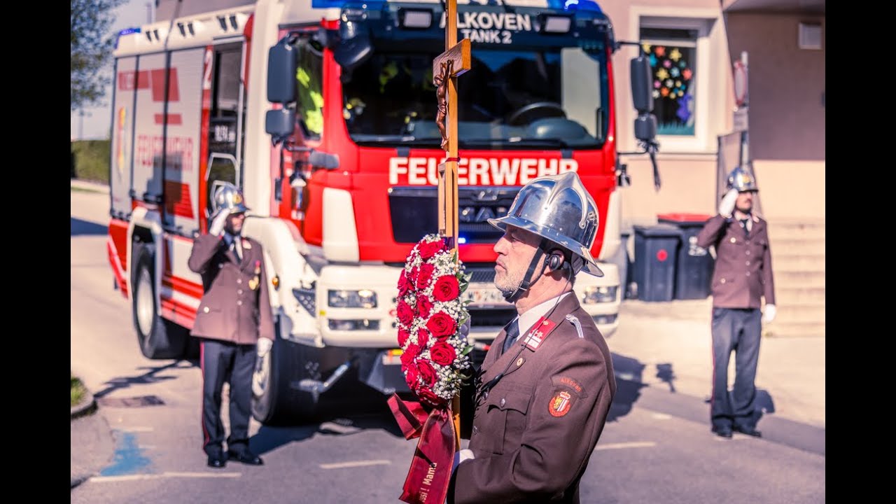 Begräbnis Harald Unter → Wenn 122 % Feuerwehr die Bühne verlassen