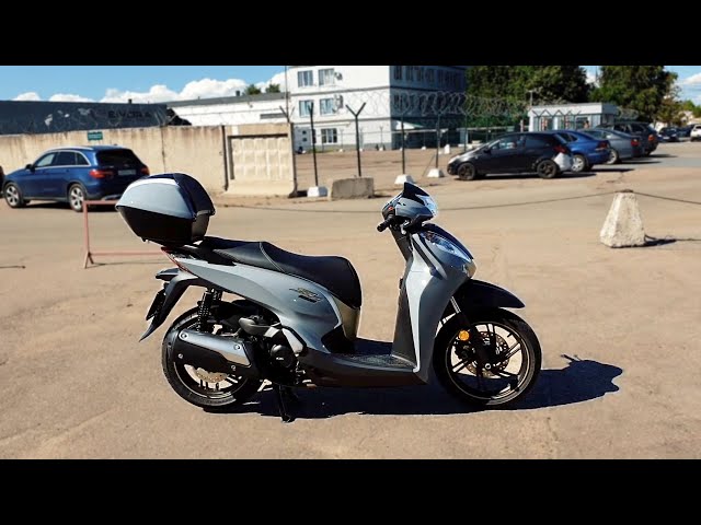 Мотоцикл Honda SH 300i 2012 обзор