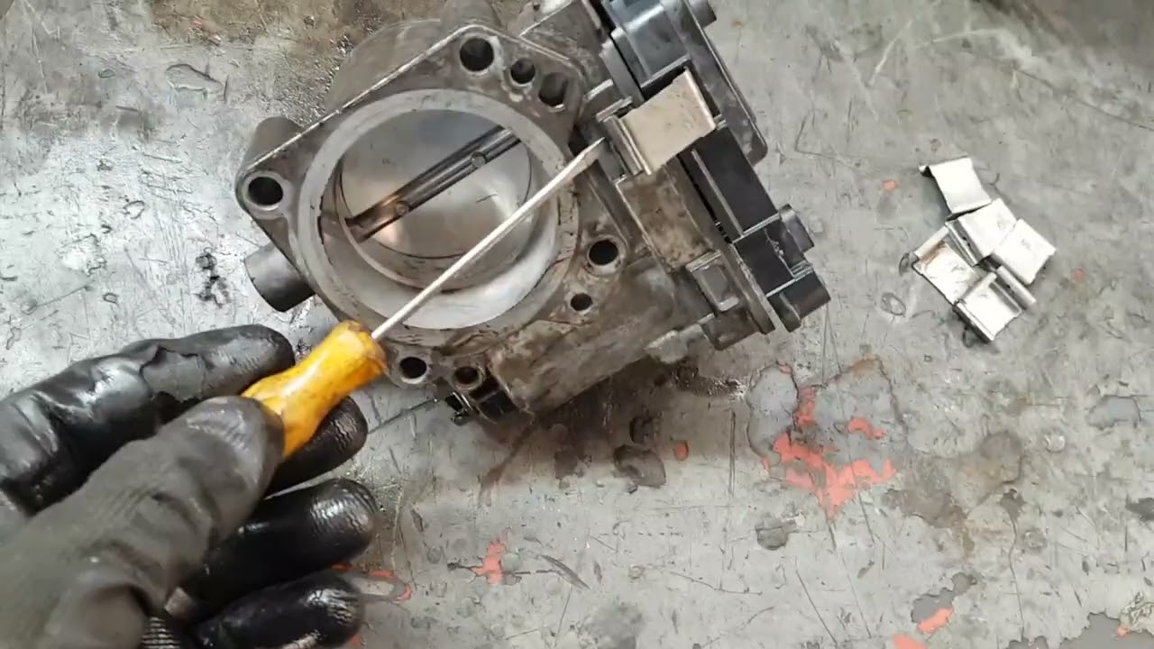 inside a electronic  throttle body vw polo