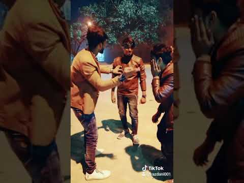 Maa Ki Gali Deta Hai