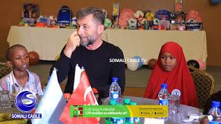 Shirkadda Favori Oo Afurin Iyo Casho U Sameysay Caruurta Agoonta Booliiska Soomaaliyeed.