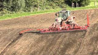 Fendt 936 mit 7m Vogel&Noot Sämaschine und 7m Vogel&Noot Kreiselegge