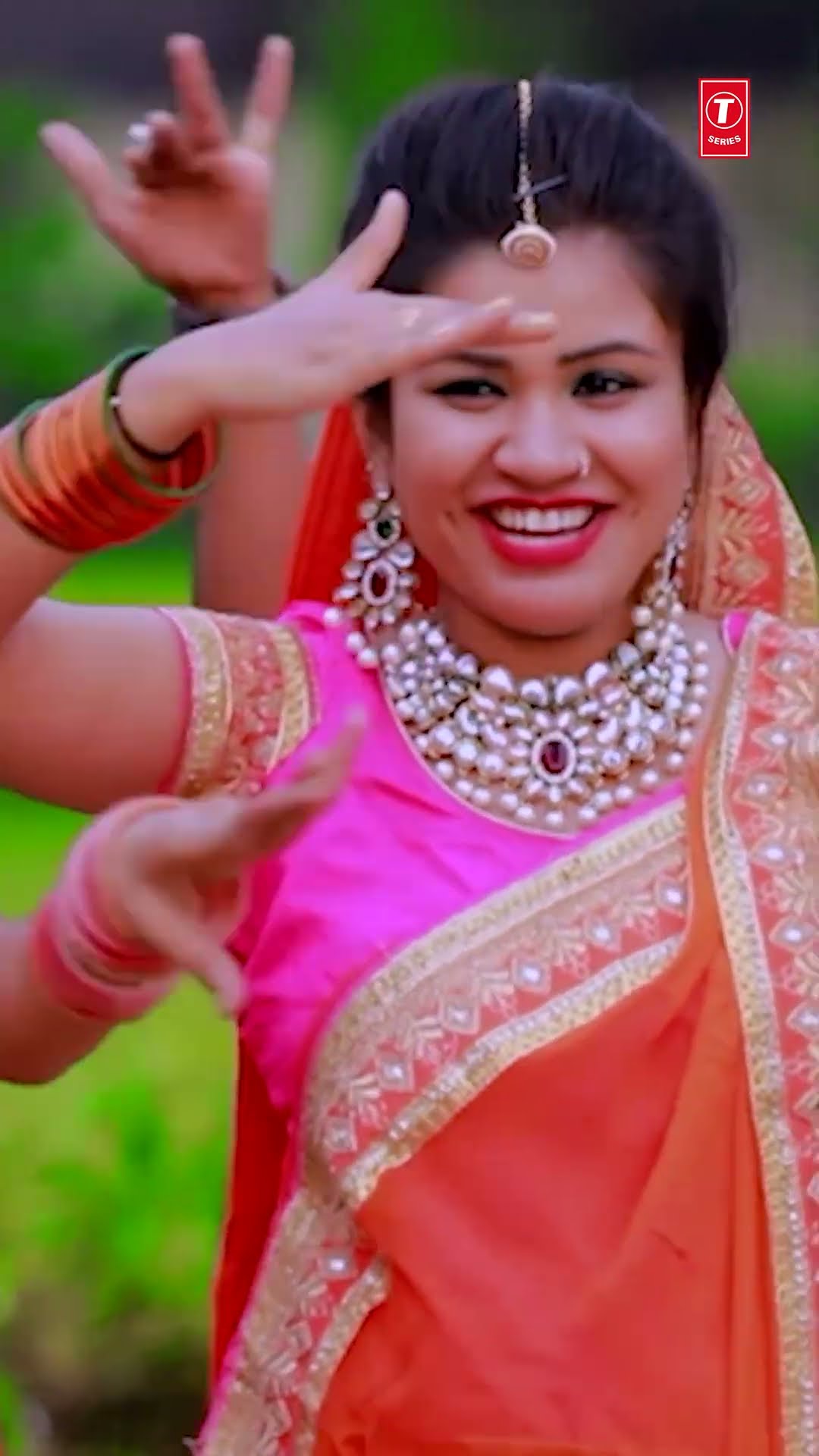 #Shorts मैं तो ढूंढ रही थी गली Main To Dhoondh Rahi Thi Gali Gali, POOJA TIWARI, Krishna Bhajan