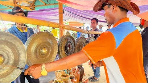 cồng chiêng tiễn biệt ,Bài Tanh pé ayong Hiam