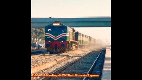 #viralvideo #shorts #railvlogger #railway #railwaycontent #trainjourney #railtrack #travel #rail