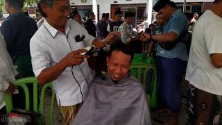 SANTRI NURUL KHOLIL POTONG RAMBUT GRATIS